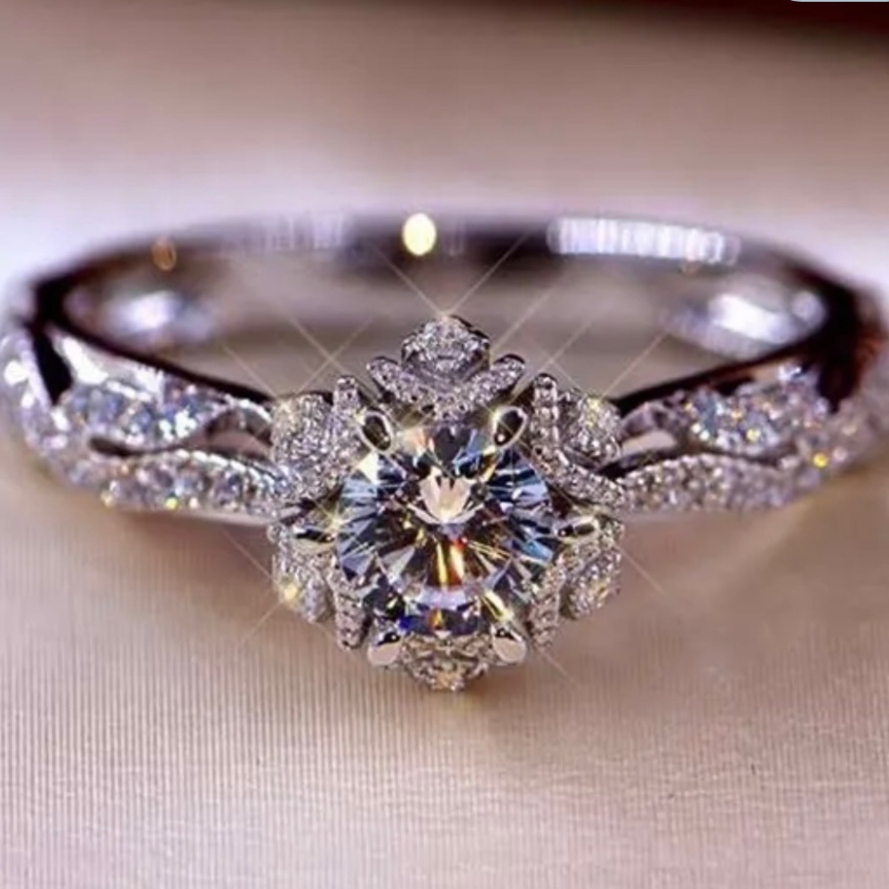 Silver Toned Flower Ring Size 8